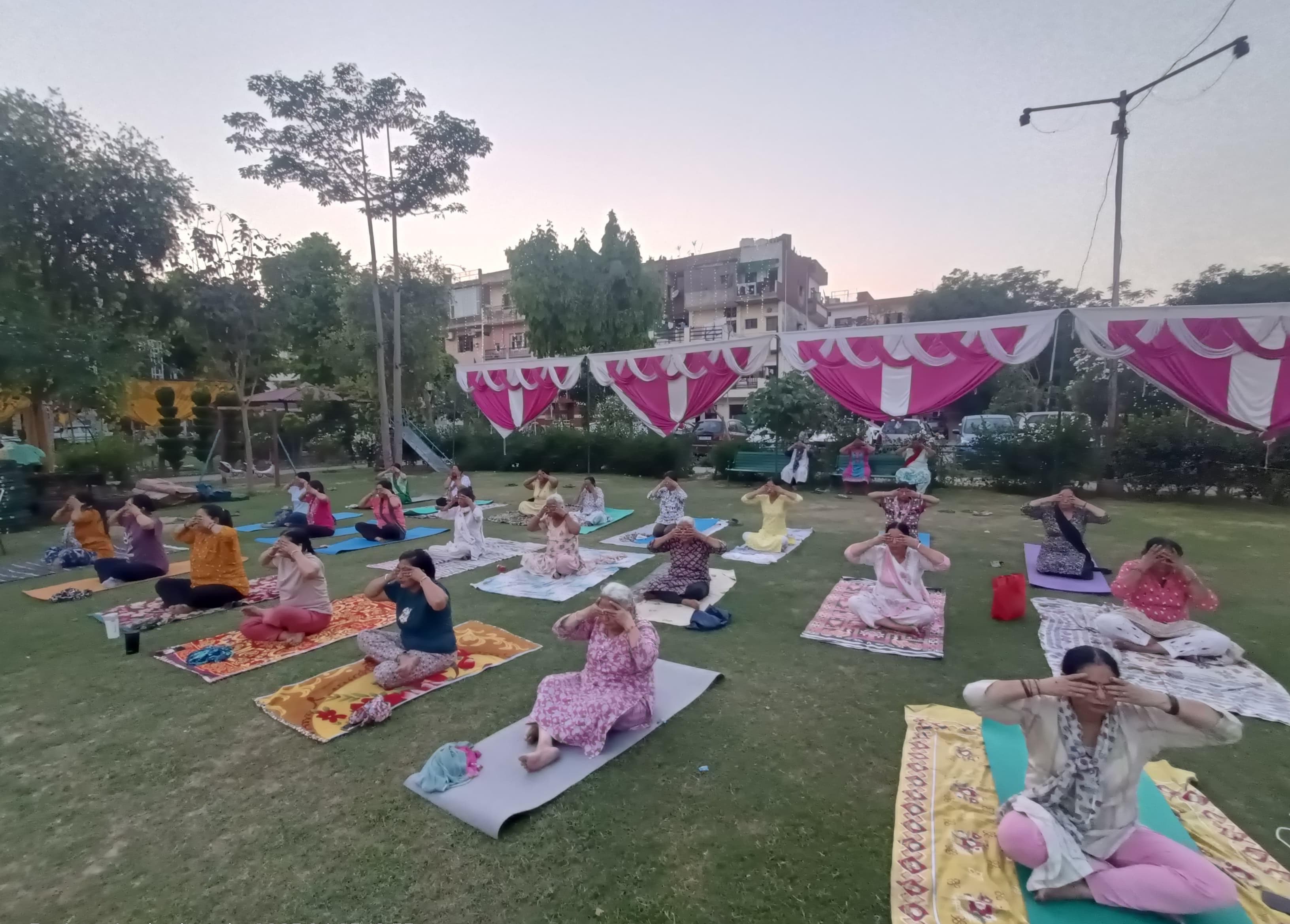 योग करने से लोगों का मानसिक तनाव कम हो रहा है - प्रतिमा डावर
